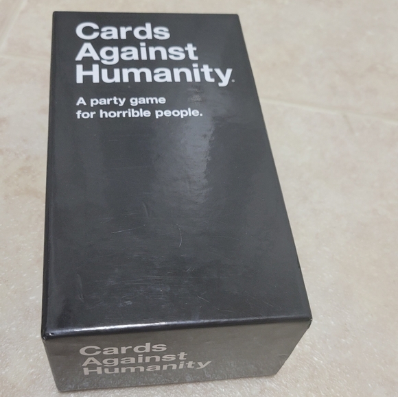Cards Against Humanity - Picture 2 of 4